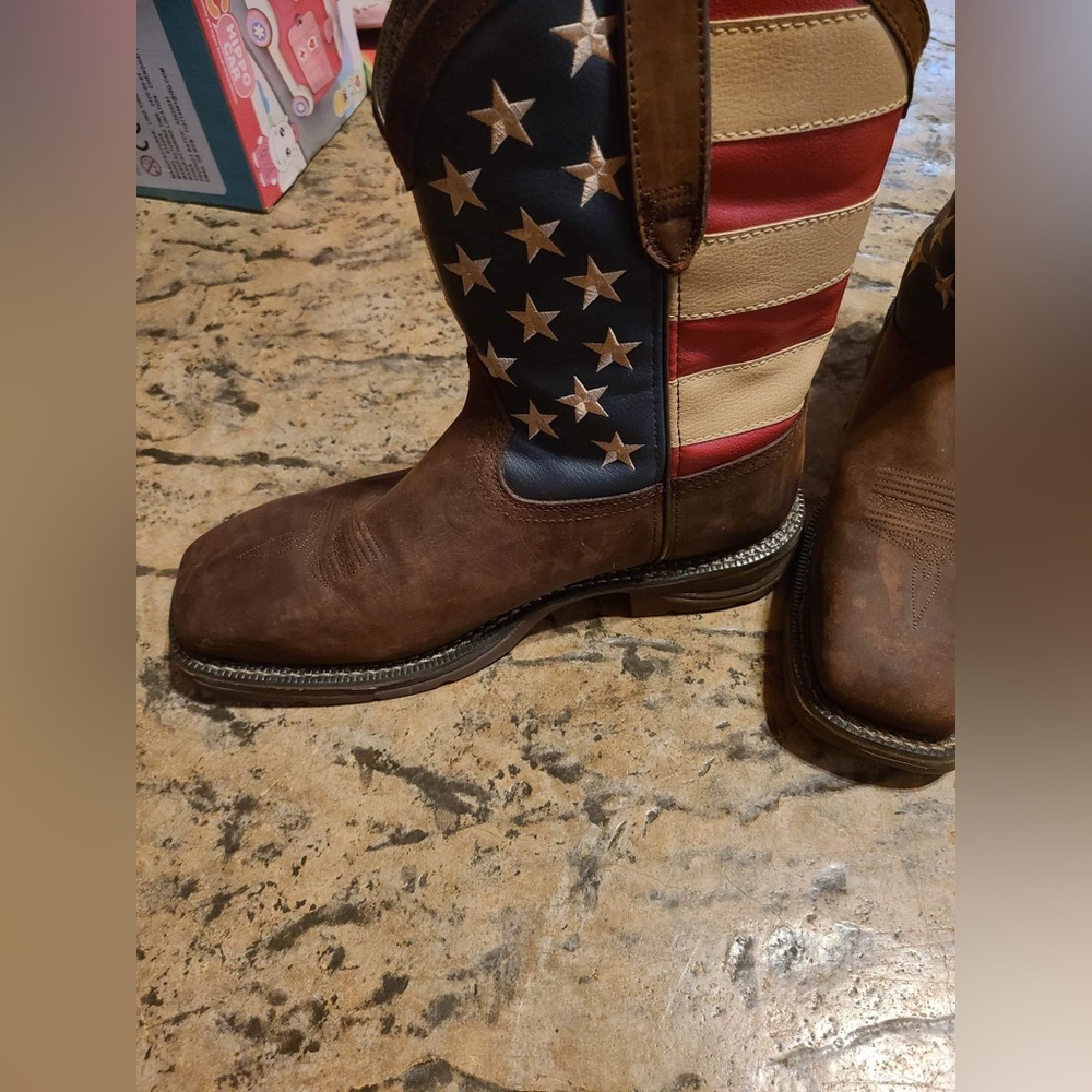 Size 13 W Durango Steel toe boots.